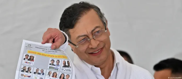 colombia:-ordenan-“suspension-provisional”-de-gustavo-petro