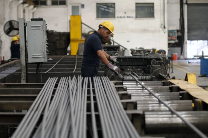 la-productividad-en-mexico-se-estanca-y-empana-su-promesa-de-nearshoring