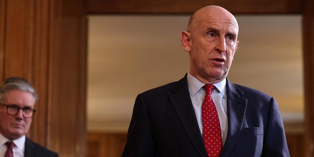 royaume-uni:-el-ministro-de-defensa,-john-healey,-en-desacuerdo-con-keir-starmer,-demissionne