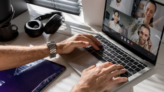 vivir-viajando-y-ganando-en-dolares:-que-es-un-nomada-digital-y-cuales-son-lo-mejores-destinos