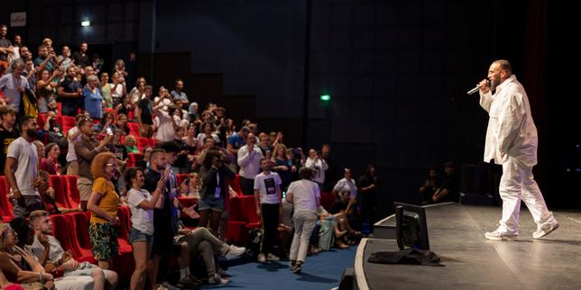 meeting-concert-de-soutien-a-la-palestina-a-strasbourg-avec-medine-:-lfi-acusa-a-la-mairie-socialiste-d’avoir-voulu-empecher-l’evenement