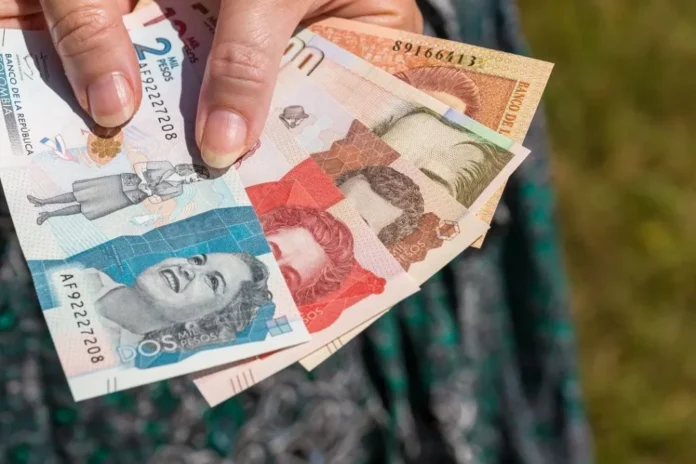 el-peso-colombiano-vuelve-a-alcanzar-un-maximo-de-cinco-anos-frente-al-dolar