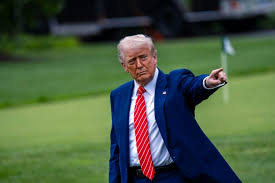 trump-alcanzara-los-80-anos-en-medio-de-un-intenso-escrutinio-sobre-su-estado-de-salud
