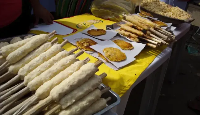 este-domingo-santa-cruz-vivira-festivales-de-la-fruta,-sonso-y-arepa
