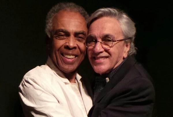 a-sus-83-anos,-el-icono-brasileno-de-tropicalia,-caetano-veloso,-sigue-de-gira