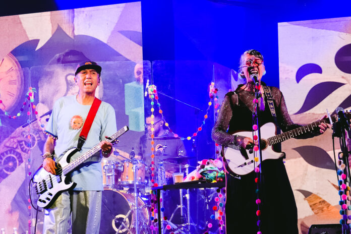 con-joropo-punk-e-irreverencia,-aterciopelados-corono-la-noche-en-bello-monte