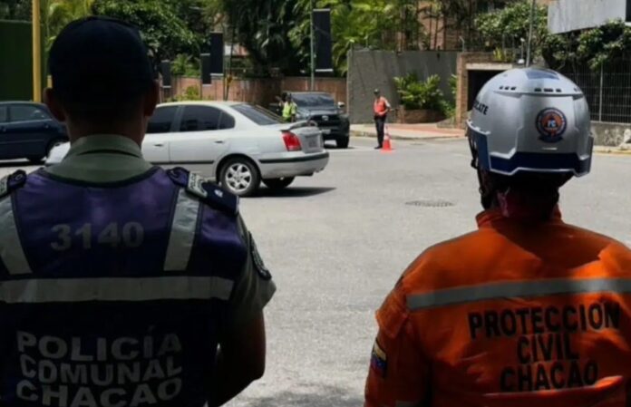 jovenes-salieron-milagrosamente-ilesos-tras-el-vuelco-de-una-camioneta-en-prados-del-este