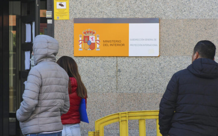 900.000-migrantes-solicitan-su-regularizacion-en-espana-a-15-dias-de-que-termine-el-plazo