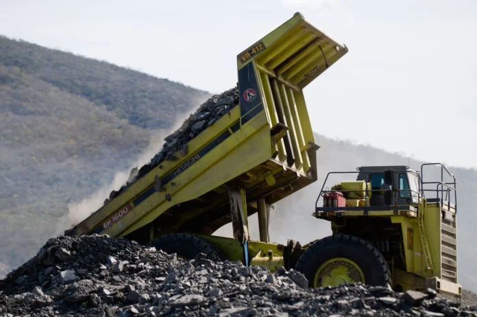 un-nuevo-propietario-esta-comprando-silenciosamente-la-cadena-de-exportacion-de-carbon-de-colombia