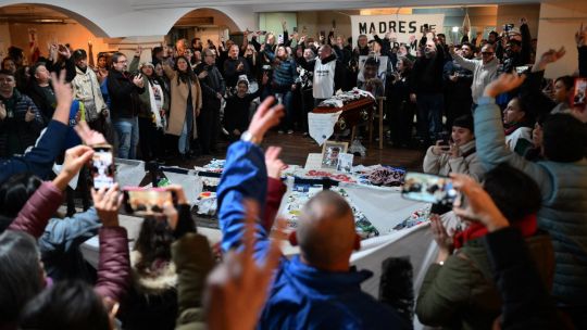 admiradores-despiden-a-taty-almeida,-simbolo-de-la-lucha-por-los-derechos-humanos-en-argentina