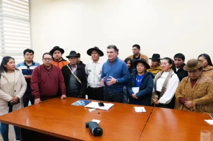 paz-sostiene-reunion-con-la-tupac-y-bartolinas-de-caranavi