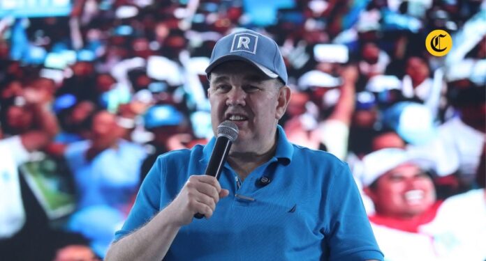 rafael-lopez-aliaga-anuncia-su-candidatura-como-teniente-alcalde-de-la-municipalidad-de-lima:-especialistas-advierten-posible-“reeleccion-encubierta”