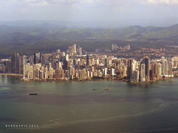 visa-de-trabajo-en-panama:-la-ruta-patrocinada-por-el-empleador