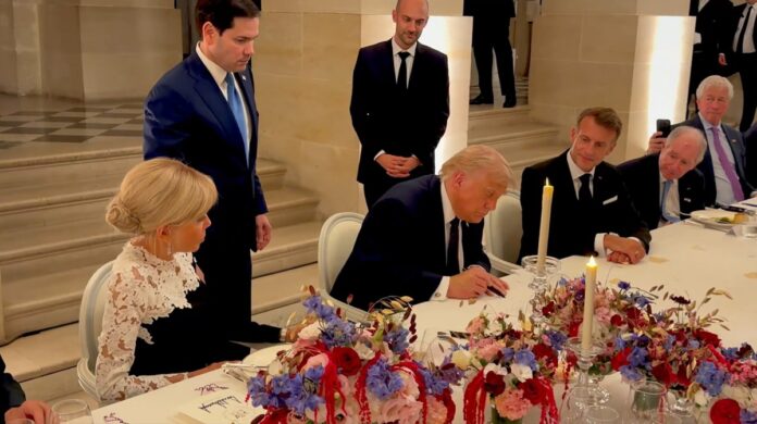 trump-firma-el-acuerdo-de-entendimiento-con-iran-durante-su-vista-a-versalles