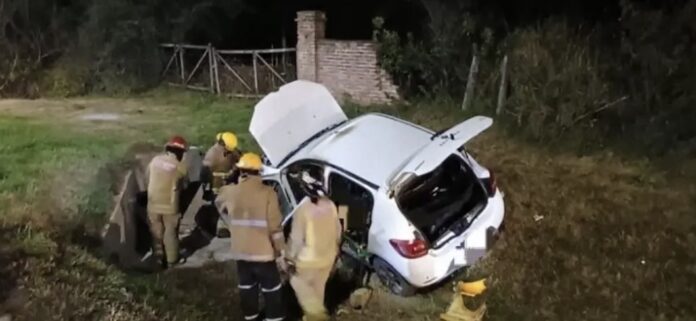 le-exploto-la-bateria-del-celular-mientras-lo-cargaba-en-el-auto-y-murio