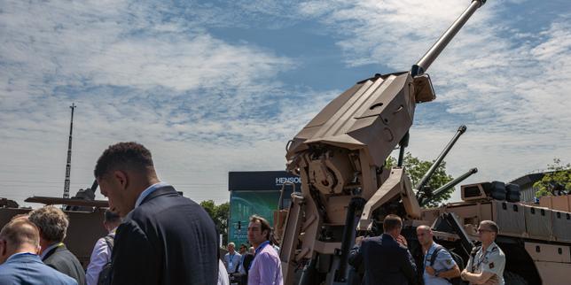 acreditacion-denegada-en-el-salon-de-la-defensa-eurosatory-:-la-justicia-donne-raison-au-periodista-de-«-politis-»-contra-el-ministerio-del-interior