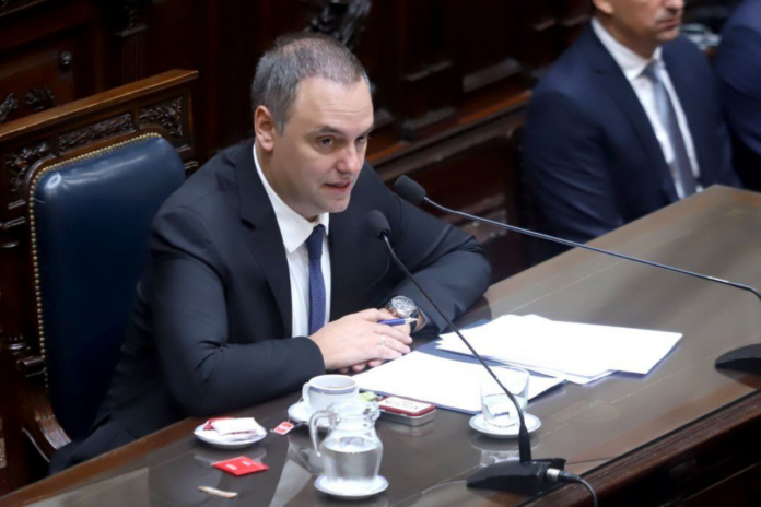 opposition,-government-allies-issue-ultimatum-to-manuel-adorni-in-senate