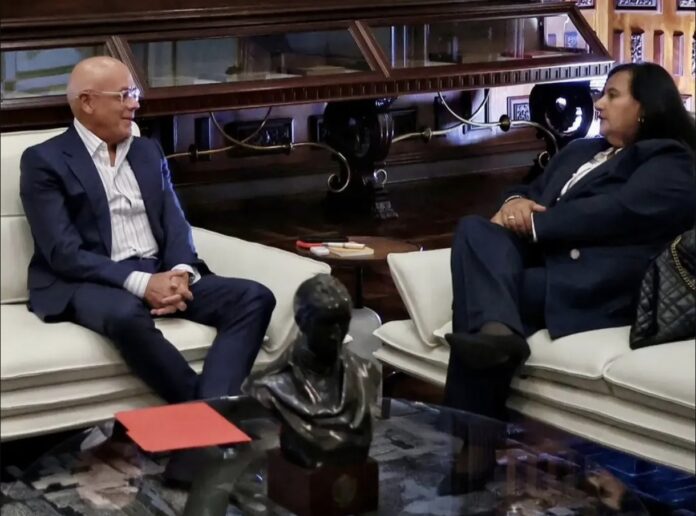 jorge-rodriguez-y-dinorah-figuera-acuerdan-mesa-tecnica-y-politica-paritaria-tras-reunion-en-caracas