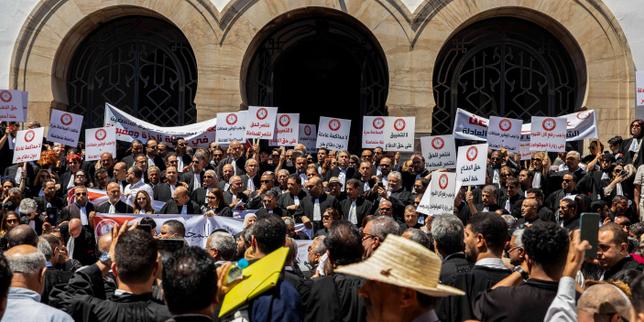«-il-n’y-a-plus-de-justice-en-tunisie-»-:-les-avocats-en-greve-contra-la-mise-sous-tutelle-de-leur-profession
