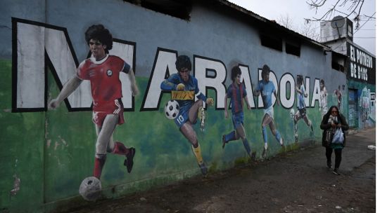 maradona-fue-“protegido”-por-personas-que-lo-rodeaban-antes-de-morir,-segun-el-juicio