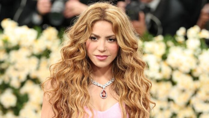 ¿nuevo-romance?:-shakira-fue-captada-en-una-cita-con-manuel-garcia-rulfo