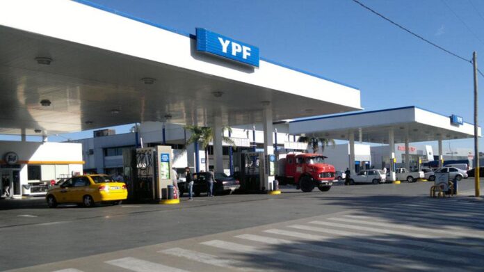 raizen,-respaldada-por-shell,-vende-su-division-de-combustible-en-argentina-a-mercuria