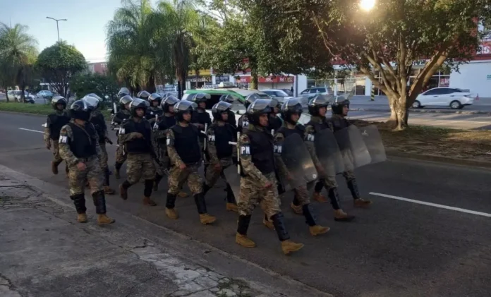 militares-y-policias-estan-desplegados-en-las-carretas,-avenidas-y-calles.