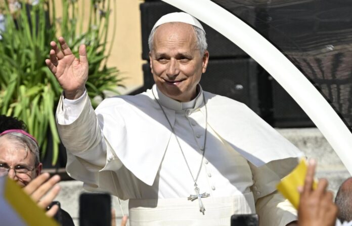 el-papa-leon-xiv-visito-la-parroquia-de-francisca-javiera-cabrini,-patrona-de-los-migrantes
