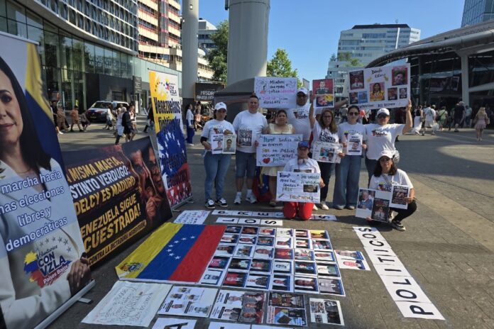 venezolanos-en-paises-bajos-exigieron-la-libertad-de-los-presos-politicos