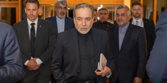 guerre-au-moyen-orient:-les-negociateurs-iraniens-et-americains-arrivalnt-en-suisse,-teheran-annonce-la-fermeture-du-detroit-d’ormuz