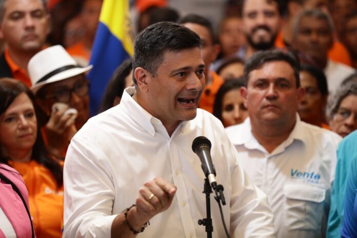 freddy-superlano-acudio-a-la-embajada-de-ee-uu-en-caracas-para-enviar-documentacion-y-colaborar-en-el-caso-de-alex-saab.