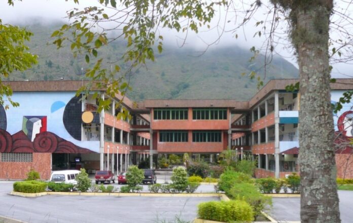 universidad-de-los-andes-sobrevive-con-un-presupuesto-inferior-a-los-1.000-dolares-mensuales,-denuncia-su-rector