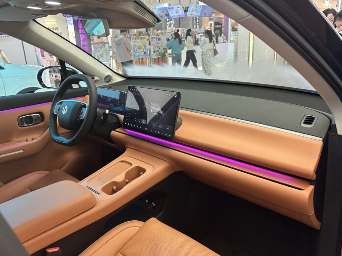 leapmotor-apila-sus-vehiculos-electricos-en-cajas-para-llegar-a-brasil-mas-rapido