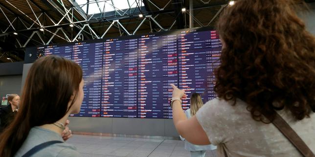 en-direct,-guerra-en-ucrania:-les-quatre-aeroports-de-moscou-brievement-fermes-apres-la-destroy-de-dizaines-de-drones-ukrainiens
