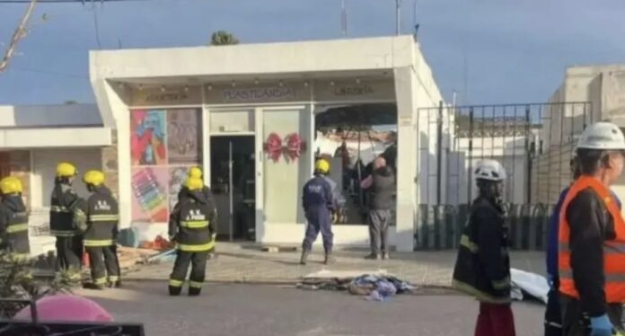 tragedia:-se-derrumbo-el-techo-de-una-jugueteria-en-cordoba