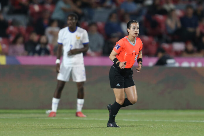 una-mexicana-sera-la-tercera-mujer-en-arbitrar-en-un-mundial-masculino