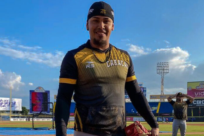leones-y-caribes-intercambiaran-piezas-para-la-proxima-temporada