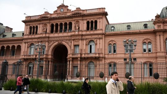 argentina-aprueba-endeudamiento-en-dolares-en-medio-de-conversaciones-sobre-prestamos-multilaterales
