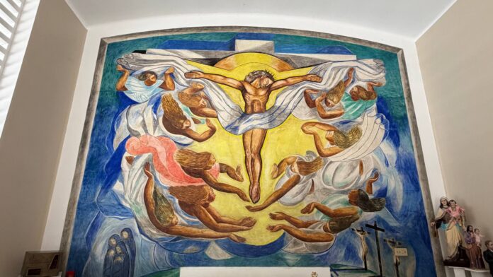 capilla-de-la-ucv-conserva-el-mural-pictorico-de-francisco-narvaez-tras-un-proceso-de-restauracion