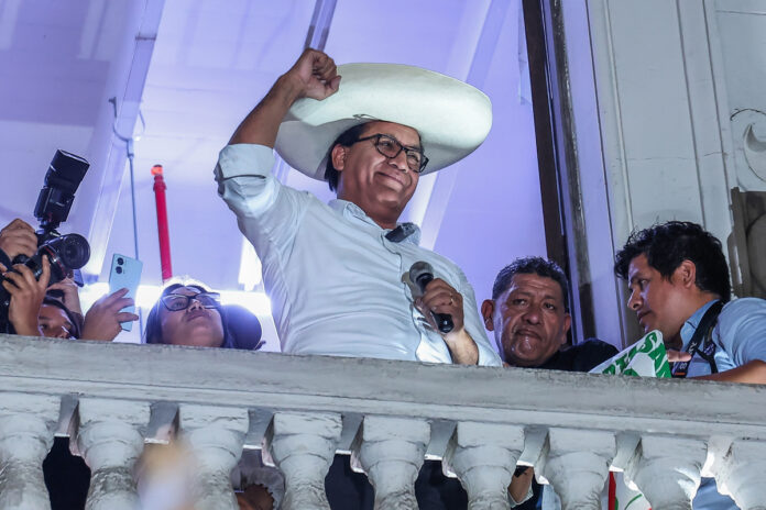 sanchez-denuncia-“un-fraude-en-desarrollo”-en-peru-y-no-reconocera-al-gobierno-de-fujimori