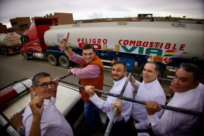 tras-mas-de-7-meses-y-la-caravana-de-cisternas,-paz-insiste-en-culpar-al-mas-por-la-gasolina-basura.