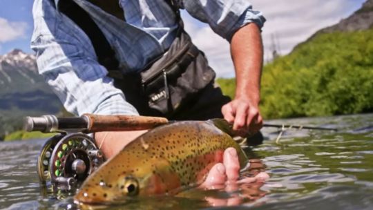 pesca-de-invierno-y-nuevos-escenarios:-el-plan-de-chubut-para-potenciar-el-turismo-todo-el-ano