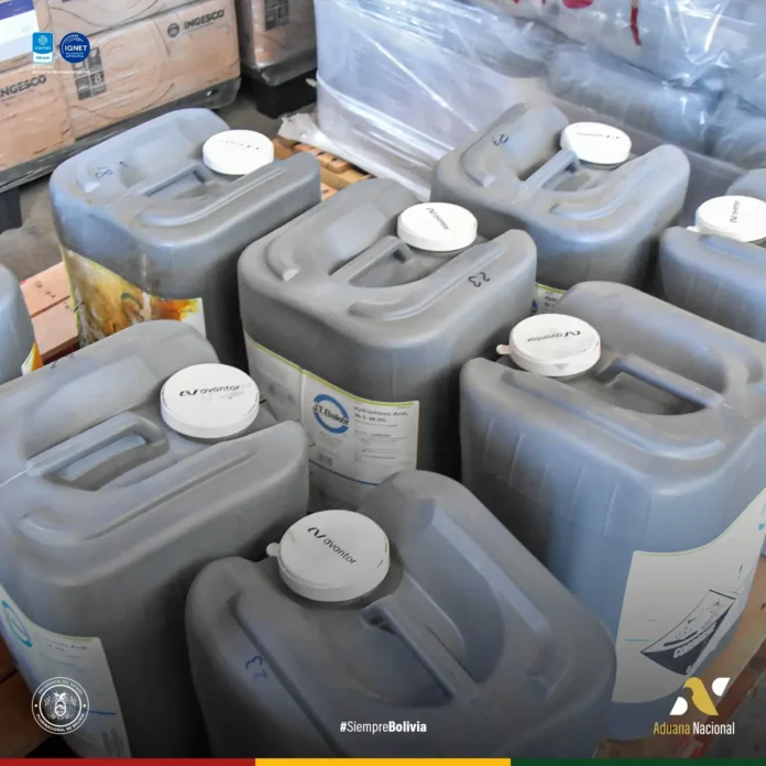 aduana-nacional-y-felcn-coordinan-acciones-para-el-comiso-de-acido-clorhidrico-identificado-en-transito-hacia-recinto-aduanero