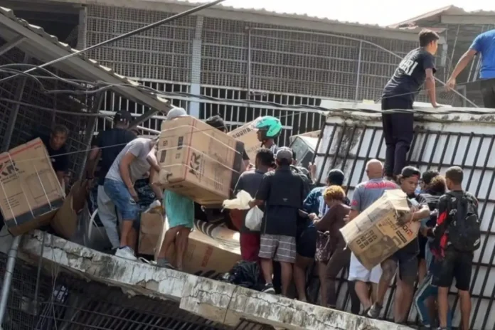 saquean-tiendas-comerciales-danadas-por-los-terremotos