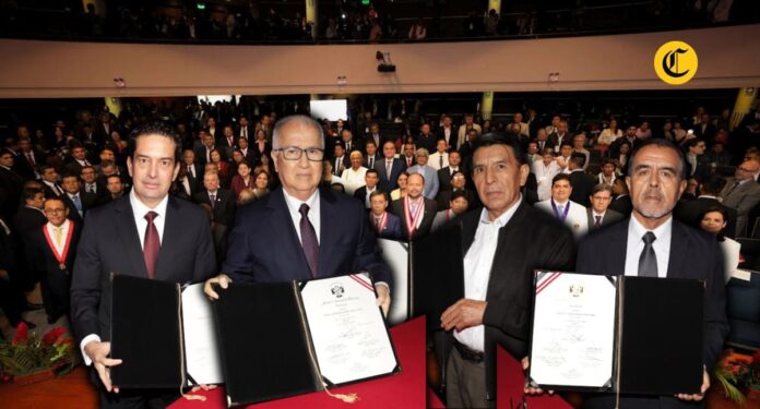 ausencias,-gestos-y-silencios:-el-detras-de-camaras-de-la-entrega-de-credenciales-a-los-senadores-del-nuevo-congreso-bicameral