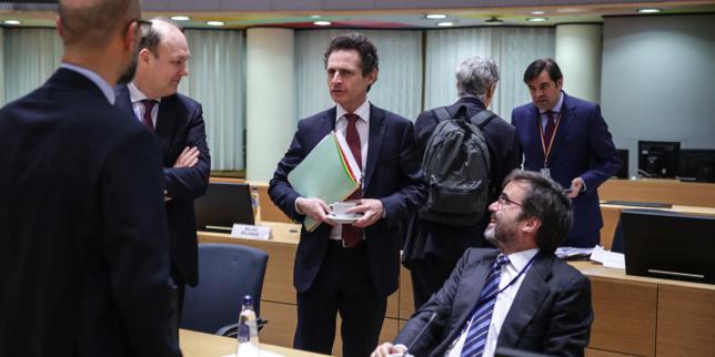 ue-:-la-france-impugna-en-justicia-la-decision-de-donner-un-avantage-a-l’embauche-aux-nationalites-sous-representees-dans-les-effectifs-de-la-commission