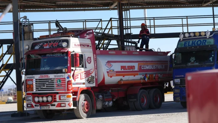 ypfb-proyecta-normalizar-el-abastecimiento-de-combustibles-con-mayores-despachos-y-controles-de-calidad-reforzada