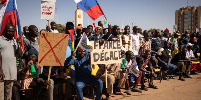 burkina-faso-se-une-a-francia,-despues-de-la-adopcion-de-una-resolucion-critica-contra-la-junta-del-parlamento-europeo