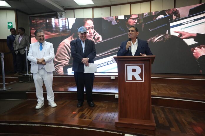 rafael-lopez-aliaga-presenta-a-carlos-alvarez-como-jefe-de-plan-de-seguridad-de-renovacion-popular-para-lima