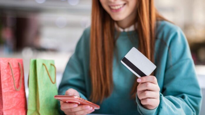 ¿dolar-billete-o-tarjeta?-cual-es-la-mejor-forma-de-pagar-tus-gastos-en-miami